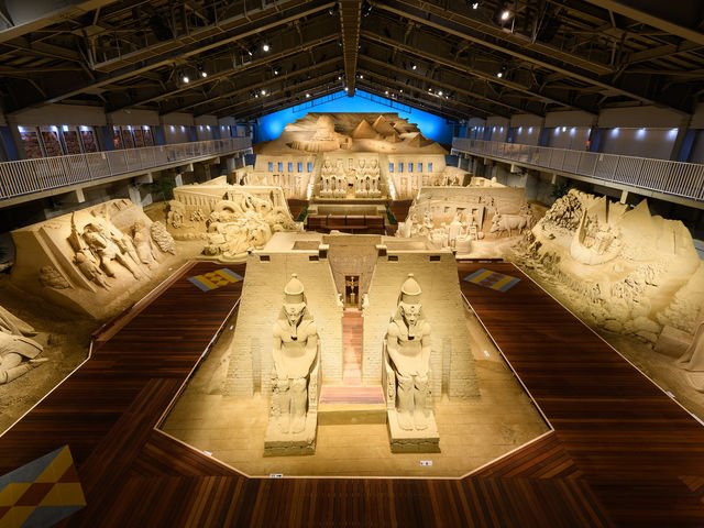 🏛️ 돗토리 사구 모래 미술관 (돗토리 사큐 스나노 비주츠칸) 이미지 1